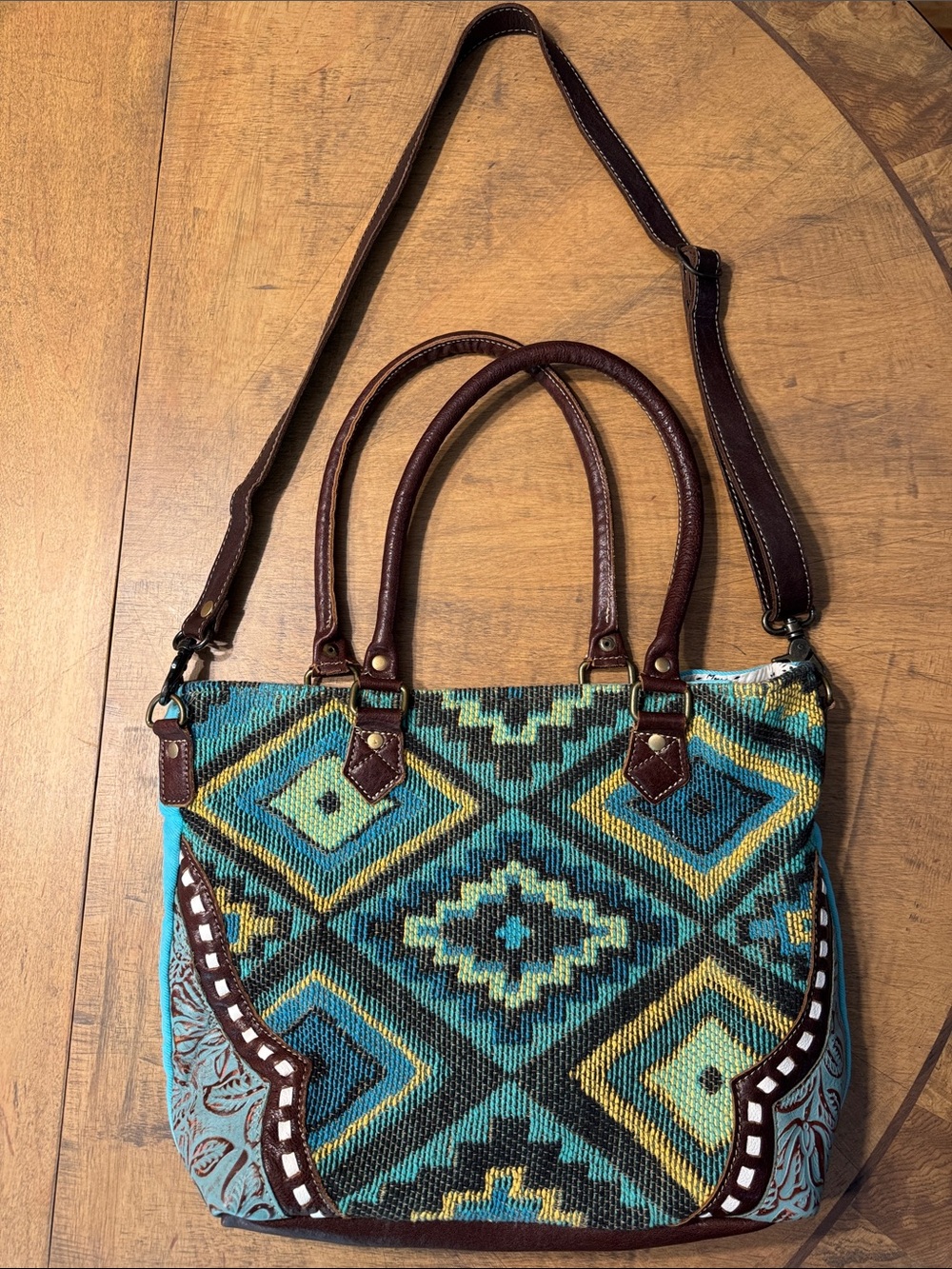 MYRA-Curation Tote Bag